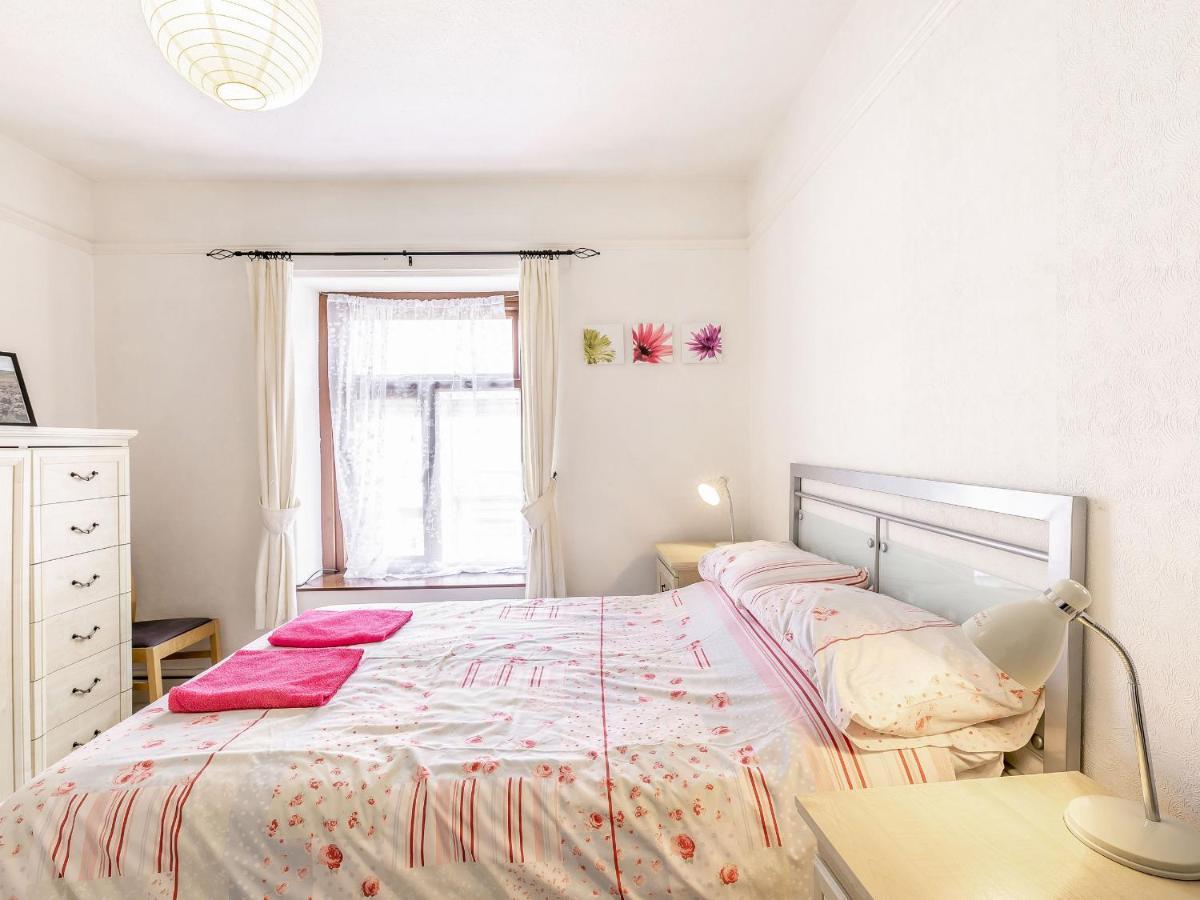 Rosskeen Villa Tideswell Bagian luar foto