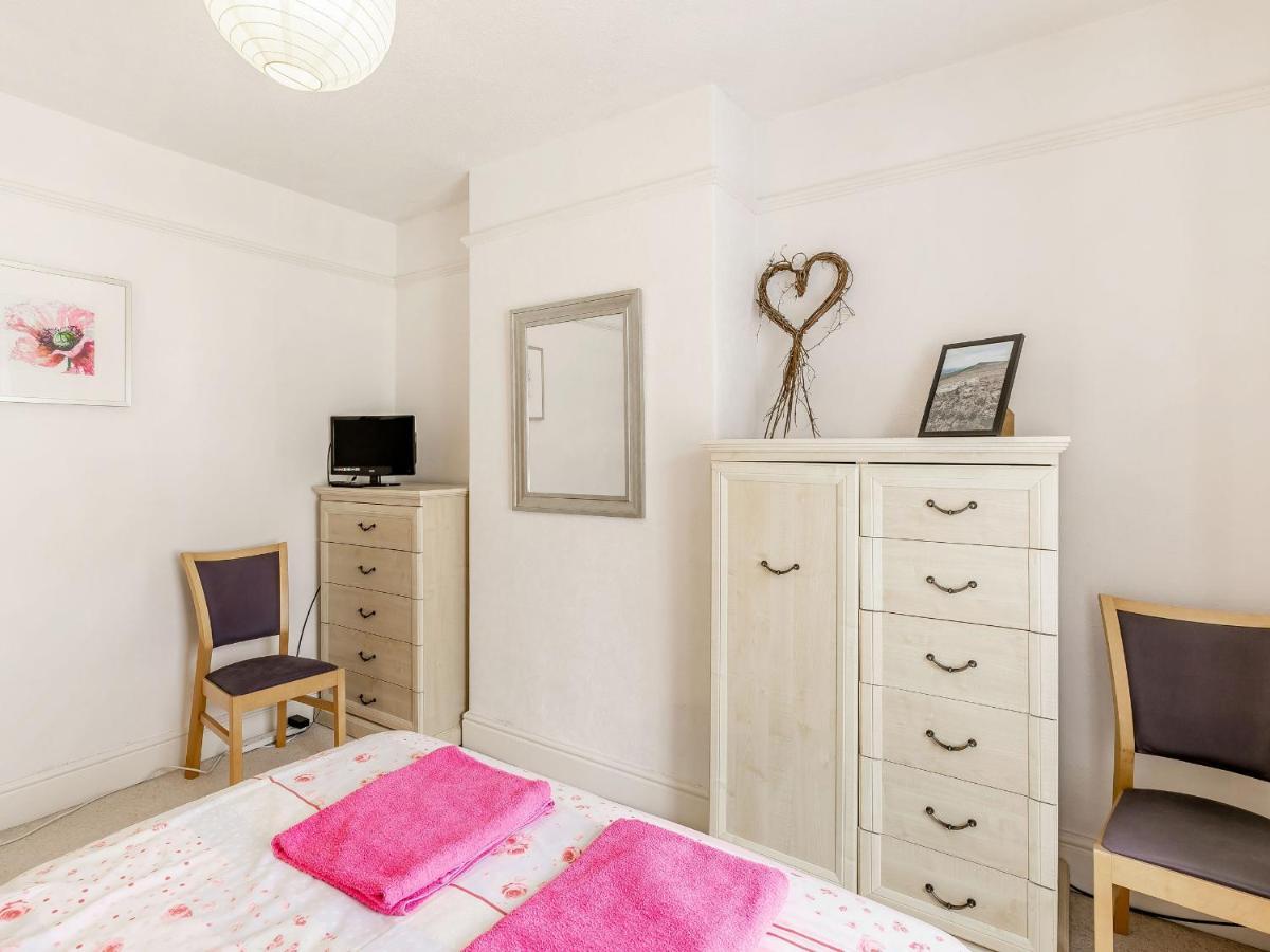 Rosskeen Villa Tideswell Bagian luar foto
